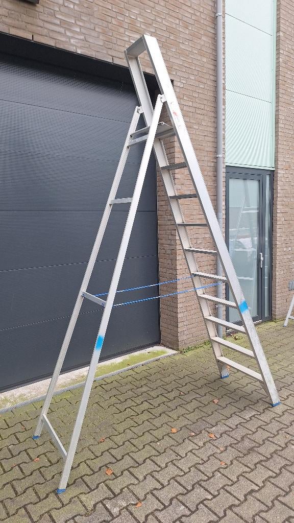 Solide Bordes trap / ladder 10 treden Sta hoogte 250cm., Ophalen, ., Zo goed als nieuw, .