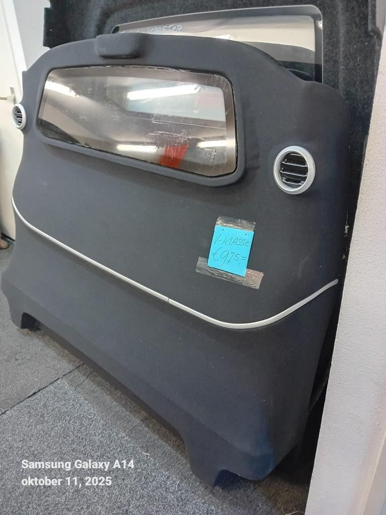 Mercedes v klasse tussenschot, Ophalen, Mercedes-Benz