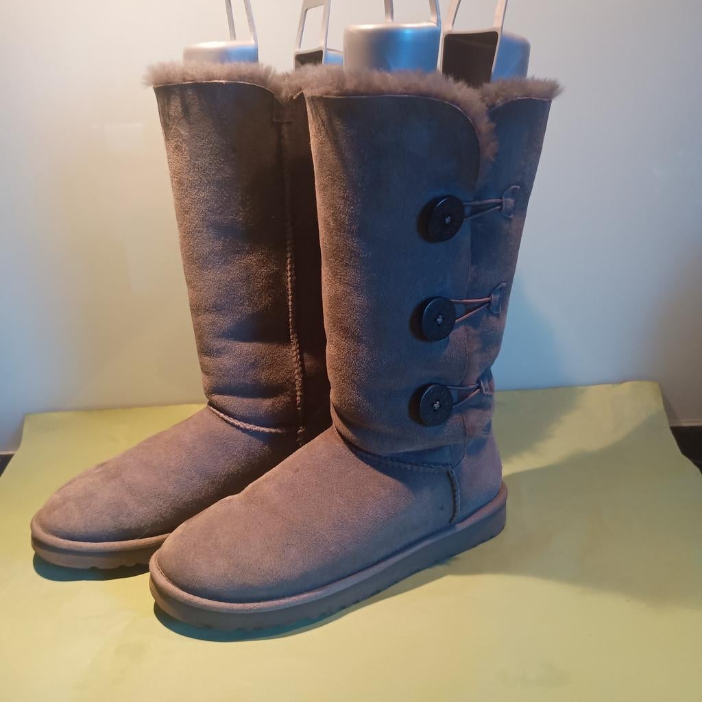 Prachtige grijze muisgrijze uggs  Als nieuw ! Maat 40, Kleding | Dames, Schoenen, Zo goed als nieuw, Hoge laarzen, Grijs, Ophalen of Verzenden