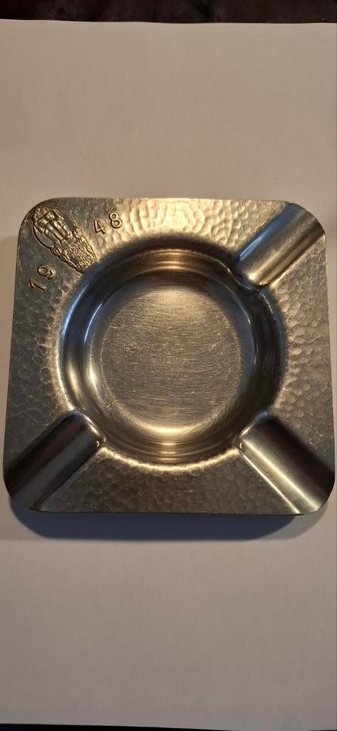 Asbak uit jaren 40, Verzamelen, Rookartikelen, Aanstekers en Luciferdoosjes, Ophalen of Verzenden