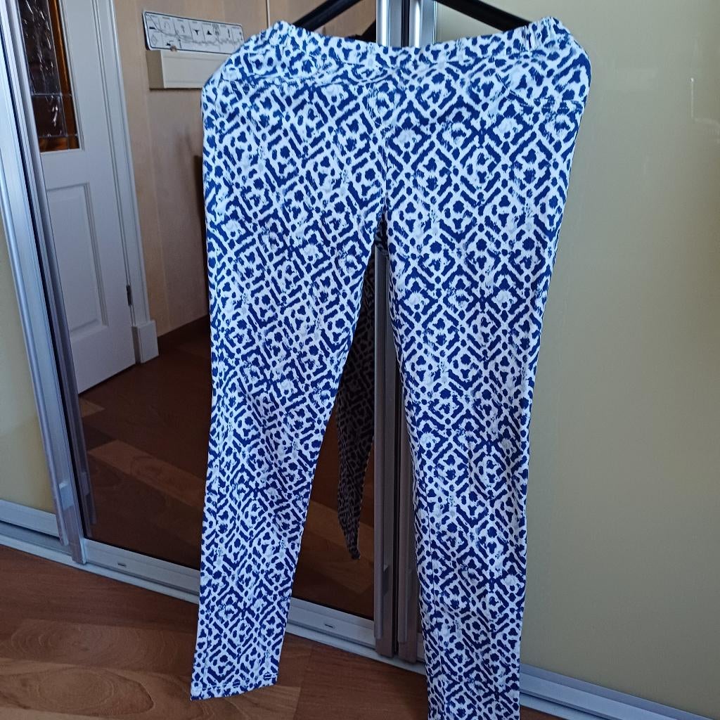 Vrolijke zomer broek, slank gesneden in blauw met wit.., Maat 38/40 (M), Blauw, K woman, Ophalen of Verzenden