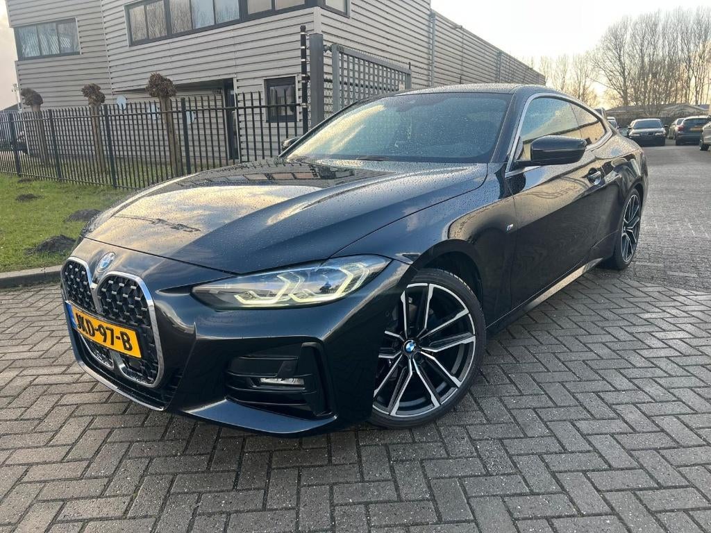 BMW 4-Serie 420i M-Pakket Laserlight Leer Head Up Keyless, Auto's, BMW, 1998 cc, Zwart, 4 stoelen, Zwart