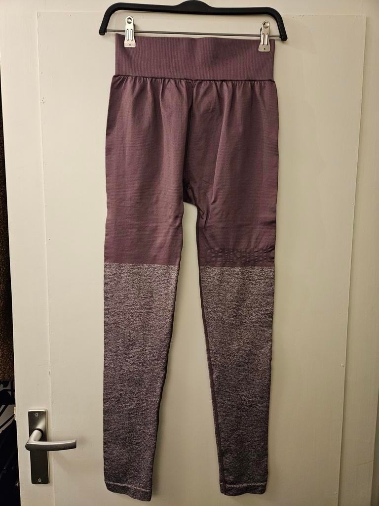 Gymshark Dames Setje - T-shirt (S) en Broek (M), Maat 38/40 (M), Paars, Ophalen of Verzenden, Zo goed als nieuw