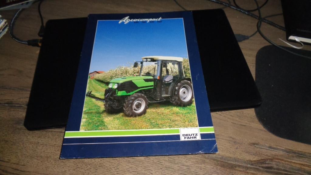 Folder DEUTZ FAHR  AGROCOMPACT 60F-70F-80F-90F, Verzenden, Gelezen, Overige merken