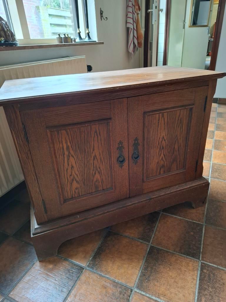 Antiek eiken kastje tv kast, Antiek en Kunst, Antiek | Meubels | Kasten, Ophalen