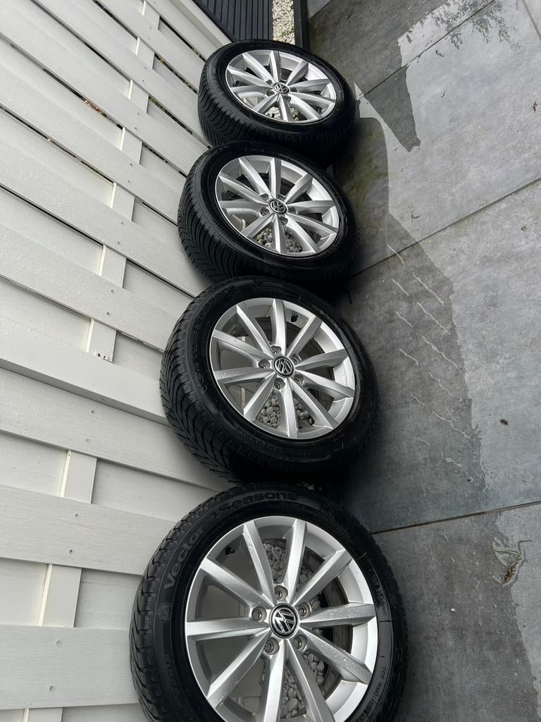 Originele  Volkswagen velgen met banden 16 inch, Ophalen, 16 inch, Banden en Velgen, 205 mm