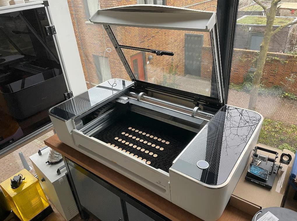 Glowforge Pro 45 Watt CO2 Lasersnijder + filter afzuiging, Ophalen, Zo goed als nieuw
