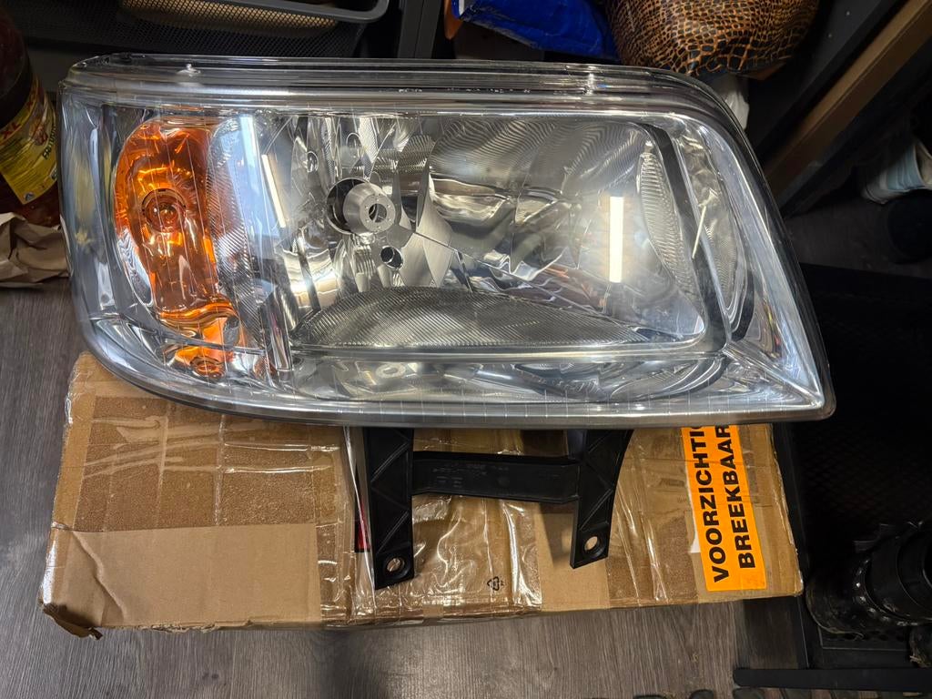 VW T5 Koplamp Rechts - Origineel, Ophalen of Verzenden, Gebruikt, Volkswagen