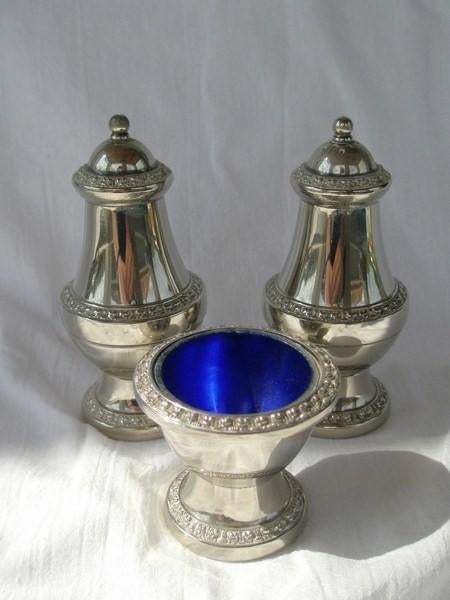 Peper en zoutstelletje + mosterdpotje IANTHE (2831), Ophalen