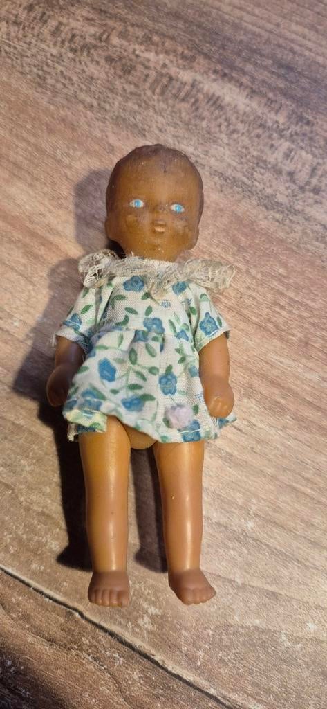 Oud brocante poppetje, 11 cm, Ophalen of Verzenden, Gebruikt, Pop