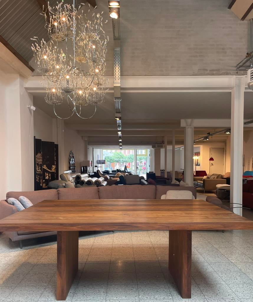 Eettafel Sapura massief noten (van der Donk), Ophalen, 100 tot 150 cm, 200 cm of meer, Zo goed als nieuw