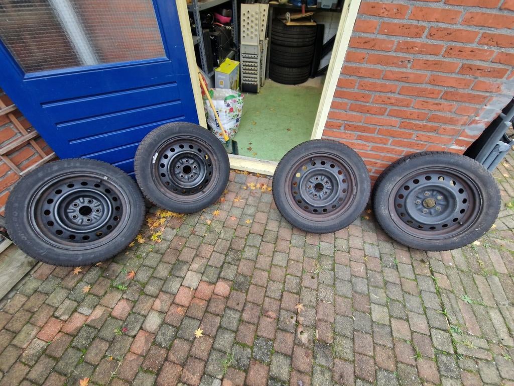 Toyota Auris Winterbanden met Velgen 205/55R16, Auto-onderdelen, Banden en Velgen, Ophalen, Gebruikt, 16 inch, Banden en Velgen