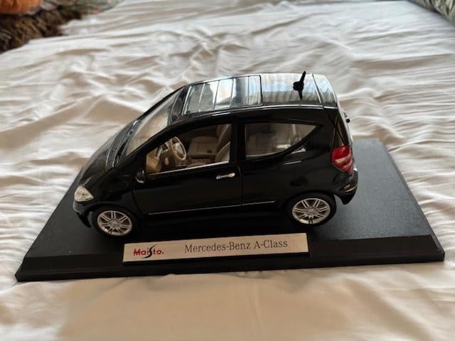 Mercedes A-klasse (Maisto), Hobby en Vrije tijd, Modelauto's | 1:18, Ophalen, Zo goed als nieuw, Auto, Maisto