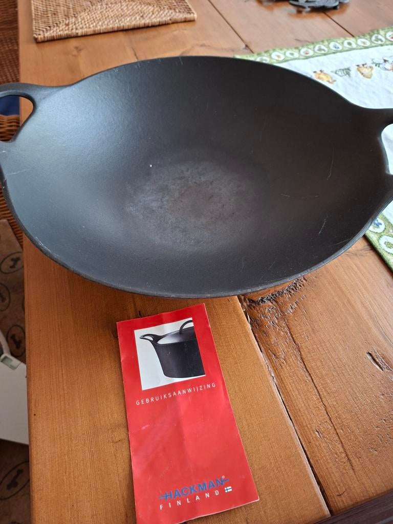 Gietijzeren Wokpan - Hackman Finland, Huis en Inrichting, Ophalen, Gebruikt, Gietijzer, Keramische plaat