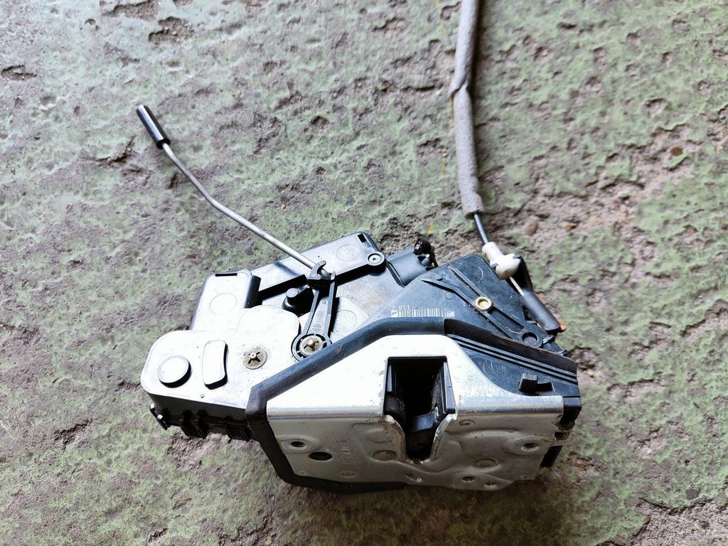 Deurslot EU links achter binnenzijde deur BMW E46 5122701124, Auto-onderdelen, Carrosserie en Plaatwerk, BMW, Gebruikt, Ophalen of Verzenden