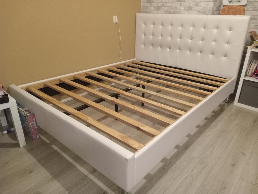 Mooie 2 persoons bed, Huis en Inrichting, Slaapkamer | Bedden, Wit, Tweepersoons, Ophalen of Verzenden, Zo goed als nieuw