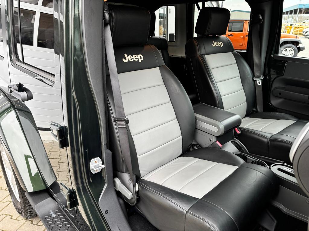 Jeep Wrangler 3.8 V6 Sahara | Youngtimer | 1ste eig | 49.000, Auto's, Jeep, Automaat, Euro 5, Gebruikt, Zwart
