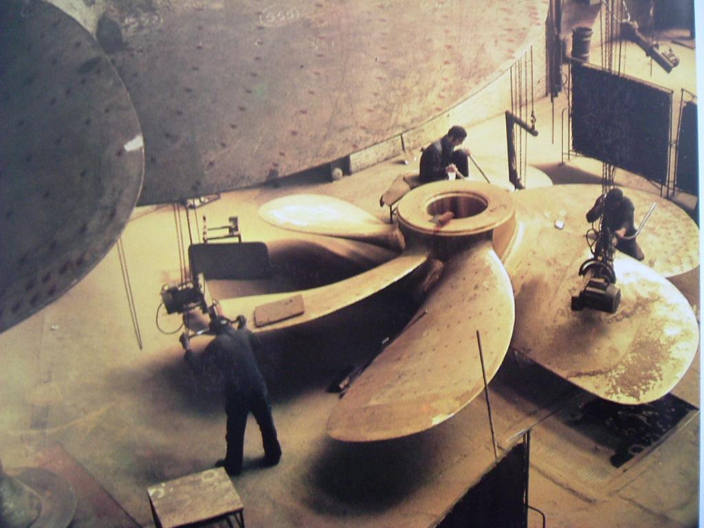 Lips Drunen - 1974 - Martien Coppens., Ophalen of Verzenden, Martien Coppens, Gelezen, Fotografen