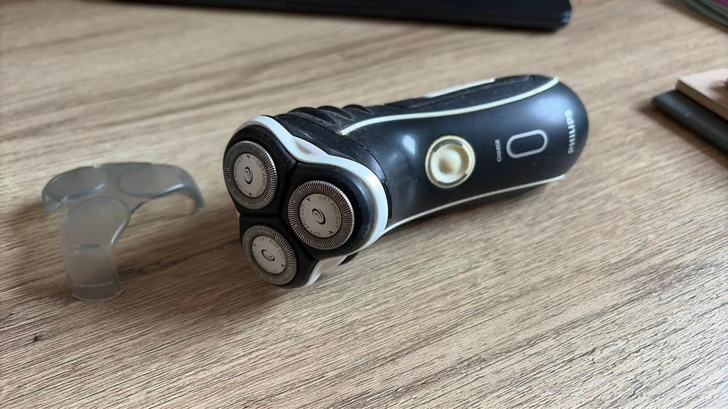 Philips Philishave HQ7310, Ophalen of Verzenden, Gebruikt, Scheren en Epileren