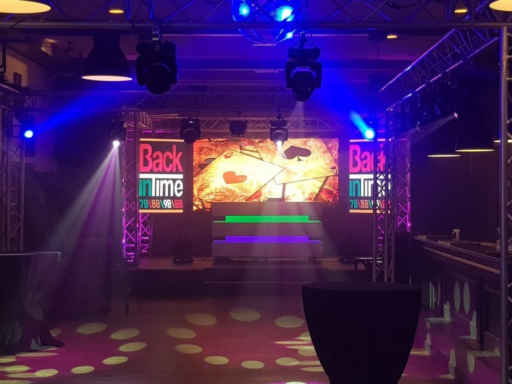 SGM led scherm P7.6 Indoor 5x3m compleet 60 panelen, Audio, Tv en Foto, Beamers, Ophalen, Gebruikt, LED, SGM