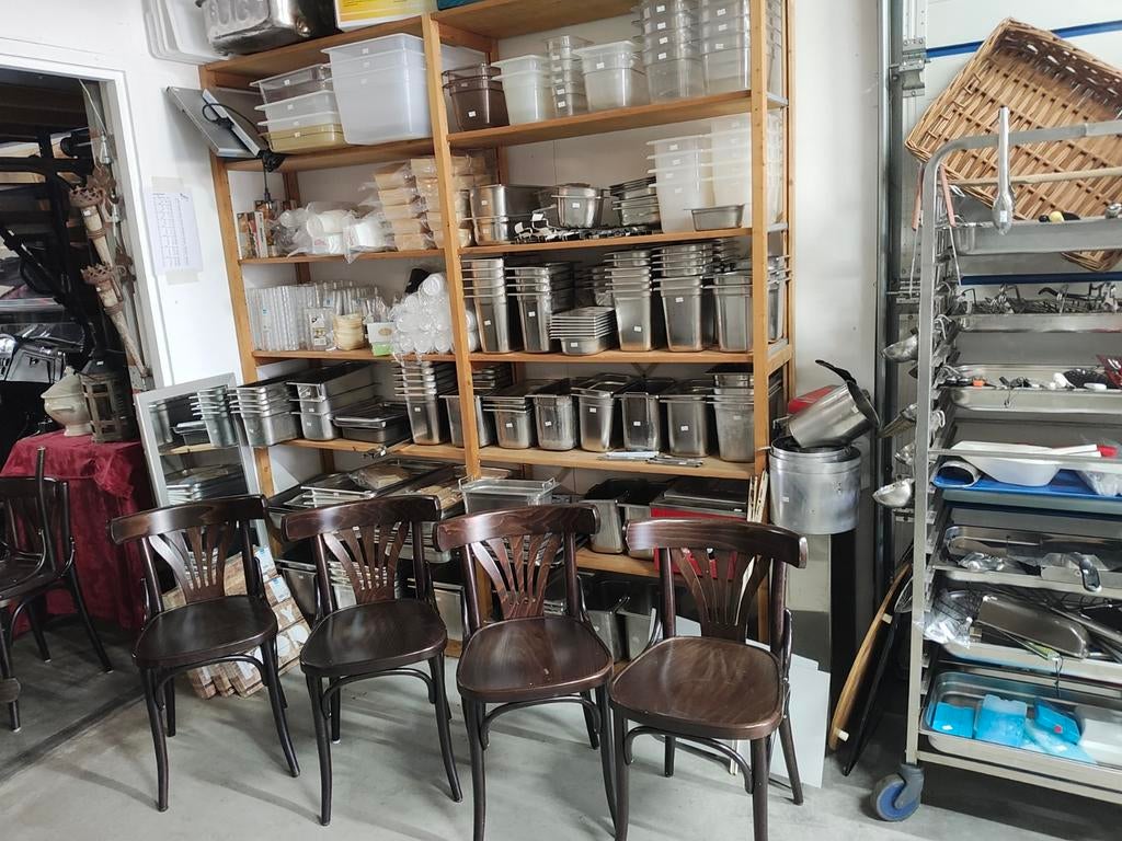 Horeca Kringloop: Diverse Keukenapparatuur en Benodigdheden, Ophalen