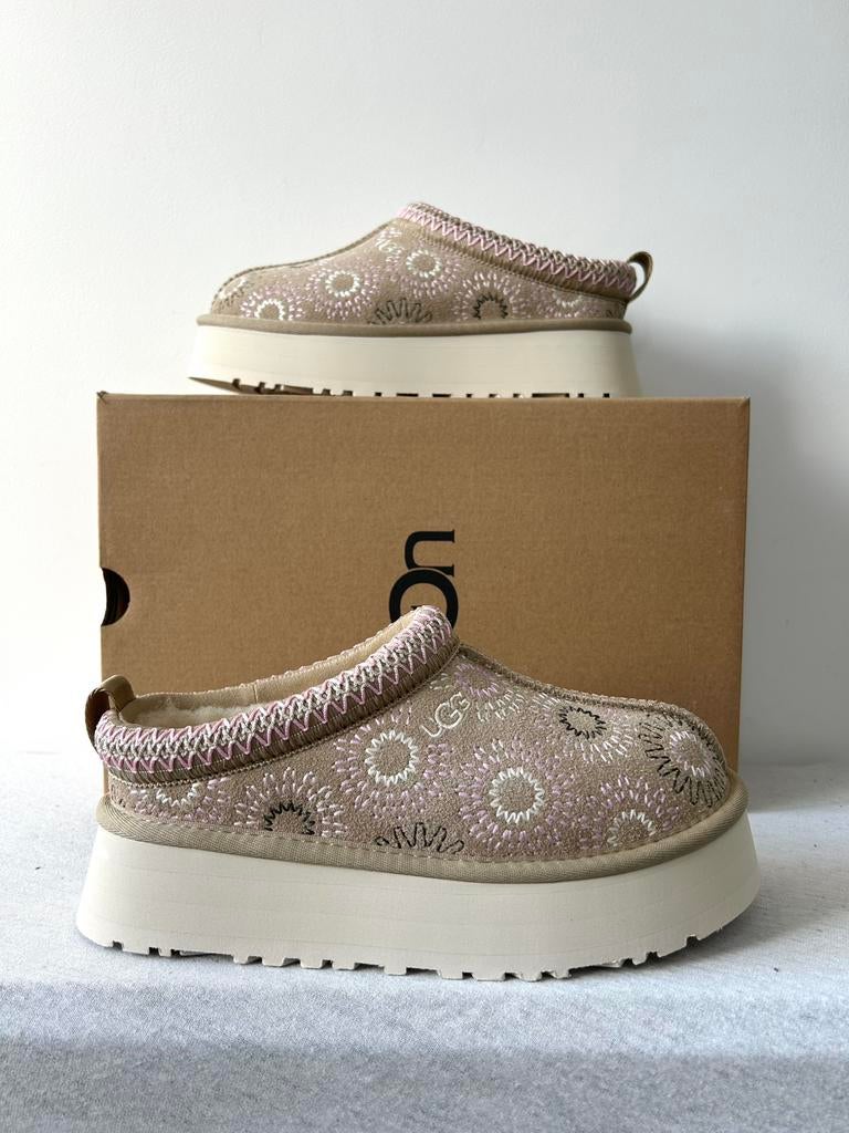 UGG Tazz Sun Stitch Slipper (EU 36 / 37 / 38), UGG, Bruin, Nieuw, Ophalen of Verzenden