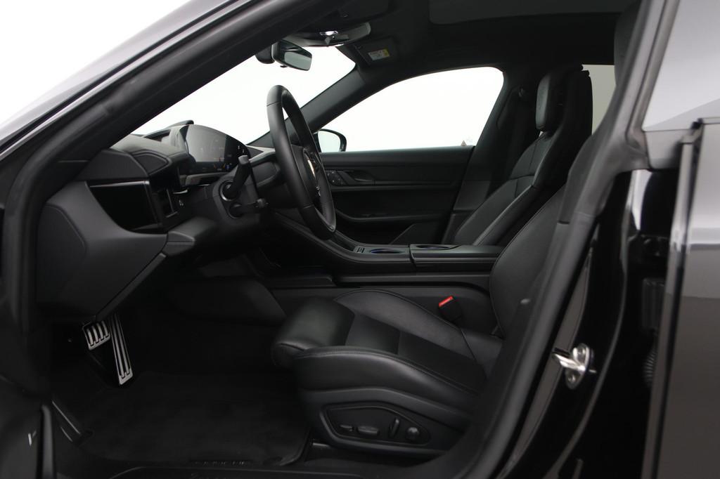 Porsche Taycan Cross Turismo 4 93 kWh | Panoramadak | Bose A, Automaat, Zwart, 110 €/maand, Leder