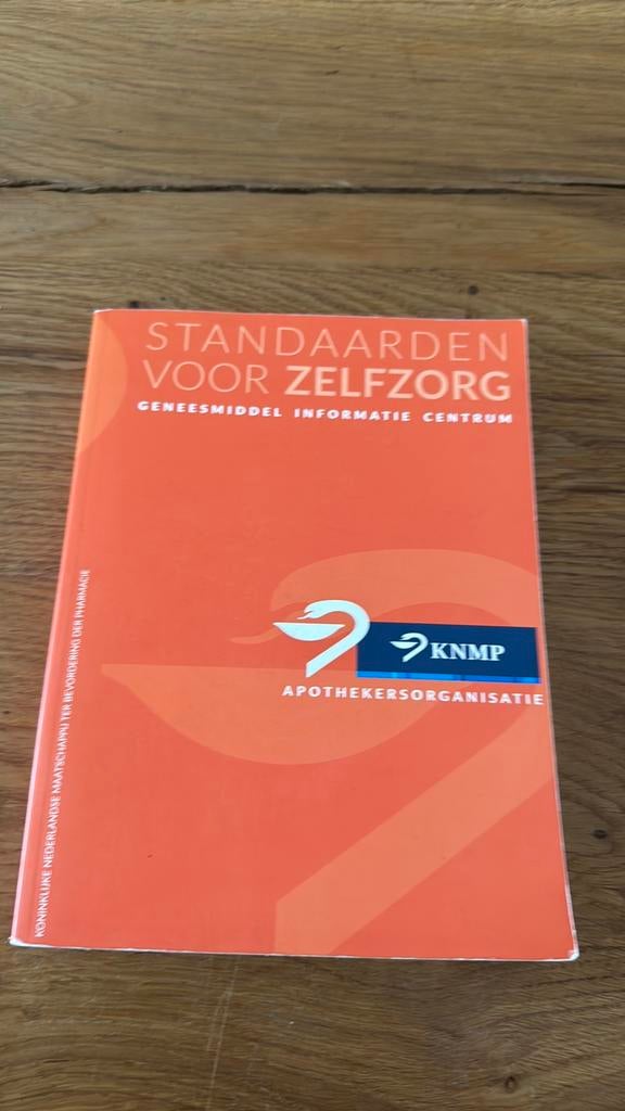 Standaarden voor zelfzorg, Ophalen of Verzenden, Zo goed als nieuw, Van Dale, Nederlands