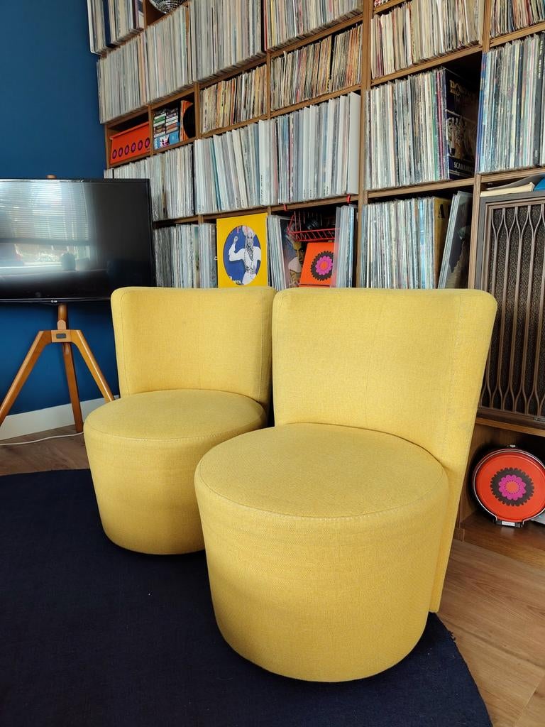 Twee gele draai fauteuils van het merk Goossens, Huis en Inrichting, Fauteuils, Ophalen, Strak, 75 tot 100 cm, Zo goed als nieuw