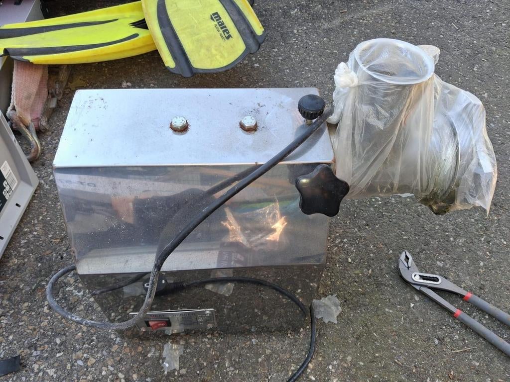 Professionele gehaktmolen, Ophalen