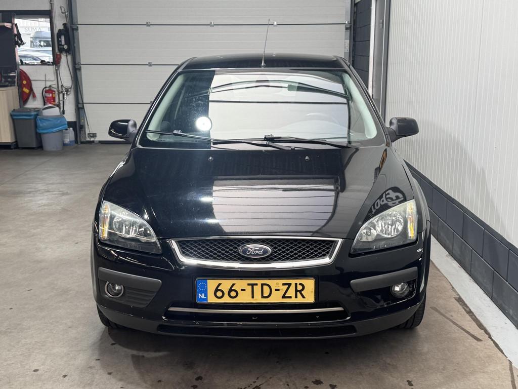 Ford Focus 1.6-16V Futura, 1596 cc, Gebruikt, 4 cilinders, 620 kg