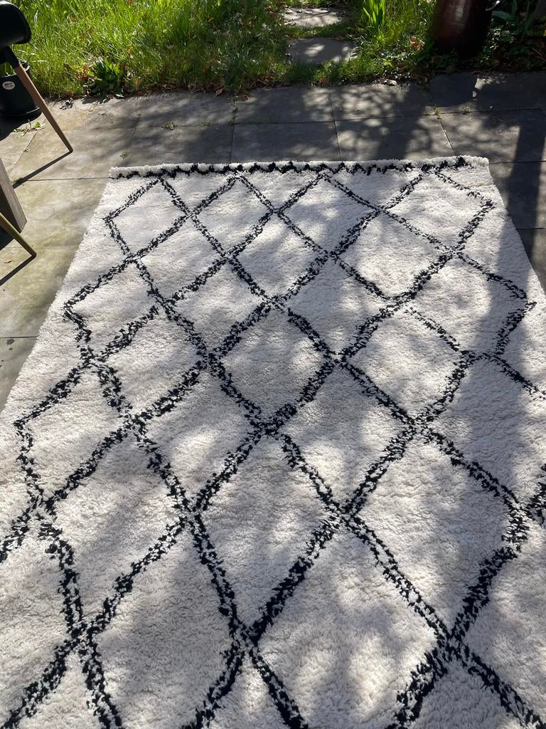 Crème tapijt met zwart ruitpatroon, Ophalen, 150 tot 200 cm, Crème, 200 cm of meer