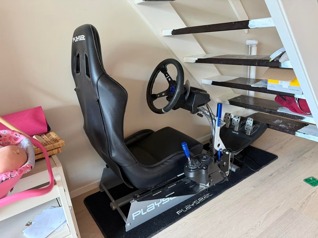 Playseat met logitech G290 drift stuur en handrem en schakel, Spelcomputers en Games, Spelcomputers | Xbox | Accessoires, Ophalen