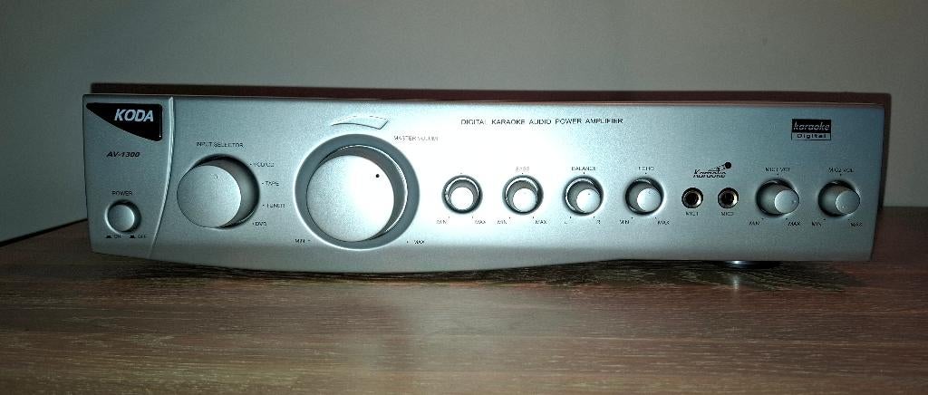 Digitale Karaoke versterker KODA AV 1300 Silver, Ophalen of Verzenden, Zo goed als nieuw, Versterker of Tuner