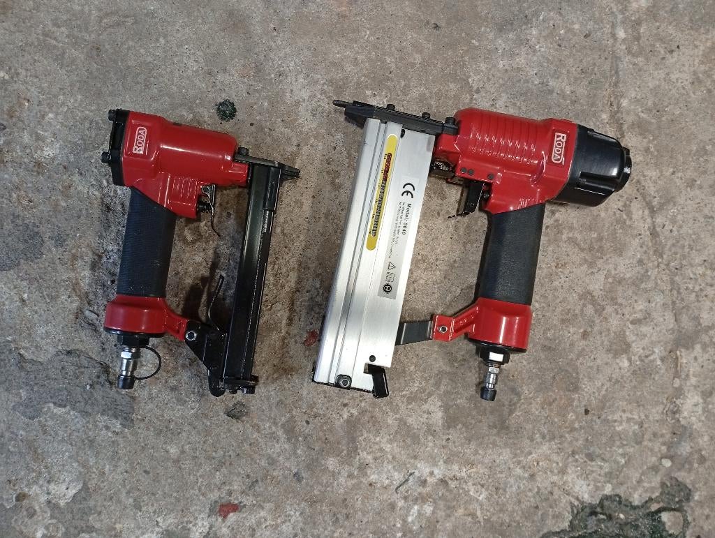 Nagel pistool en nietmachine op luchtdruk, Doe-het-zelf en Verbouw, Minder dan 25 liter, Ophalen, Zo goed als nieuw, Minder dan 200 liter/min