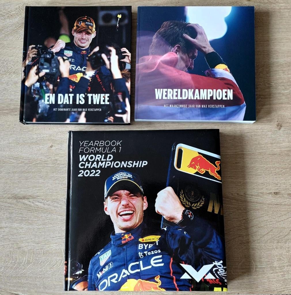 Max Verstappen jaarboeken 3 stuks voor samen 50 Euro, Ophalen of Verzenden, Zo goed als nieuw, Formule 1