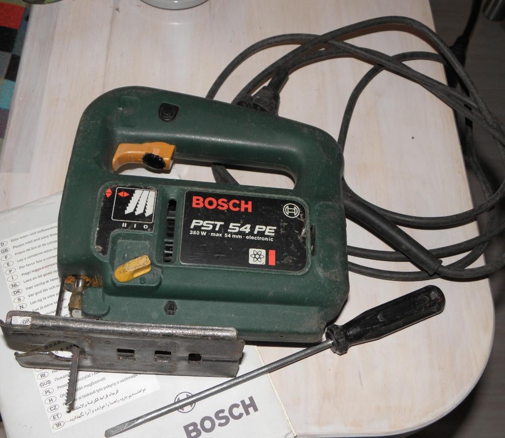 Decoupeerzaag Bosch PST 54PE electr. met zaagtafel, Gebruikt, Decoupeerzaag, Ophalen of Verzenden, 30 tot 70 mm