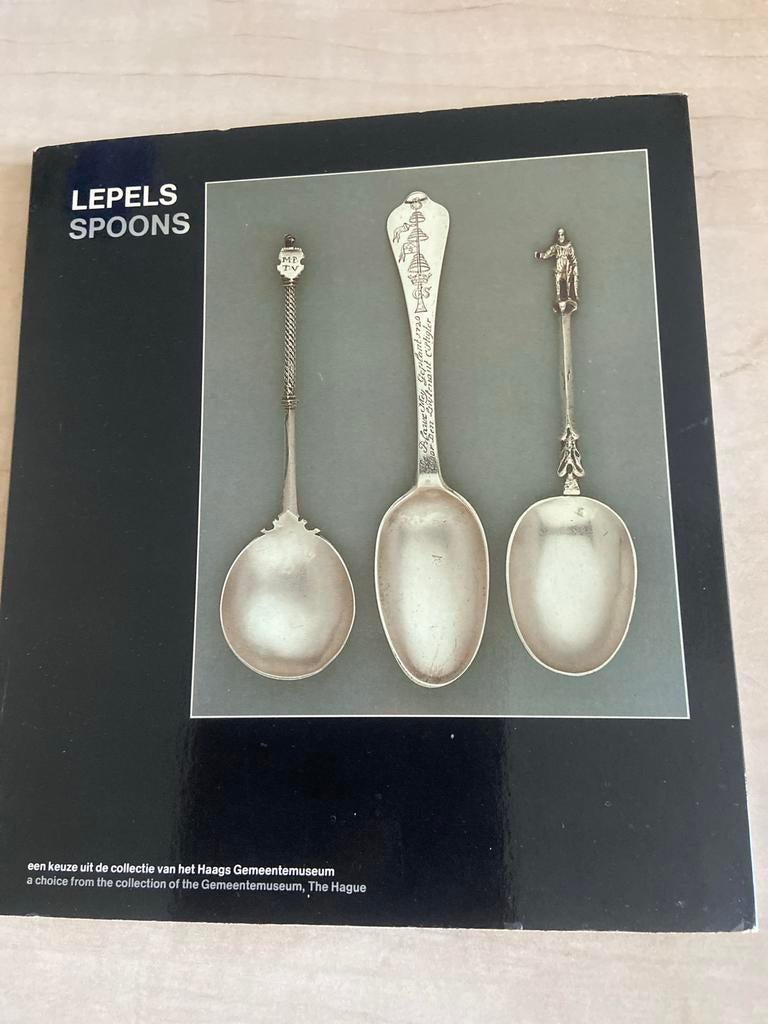Lepels: Een keuze uit de collectie van het Haags Gemeentemus, Antiek en Kunst, Antiek | Bestek, Ophalen of Verzenden
