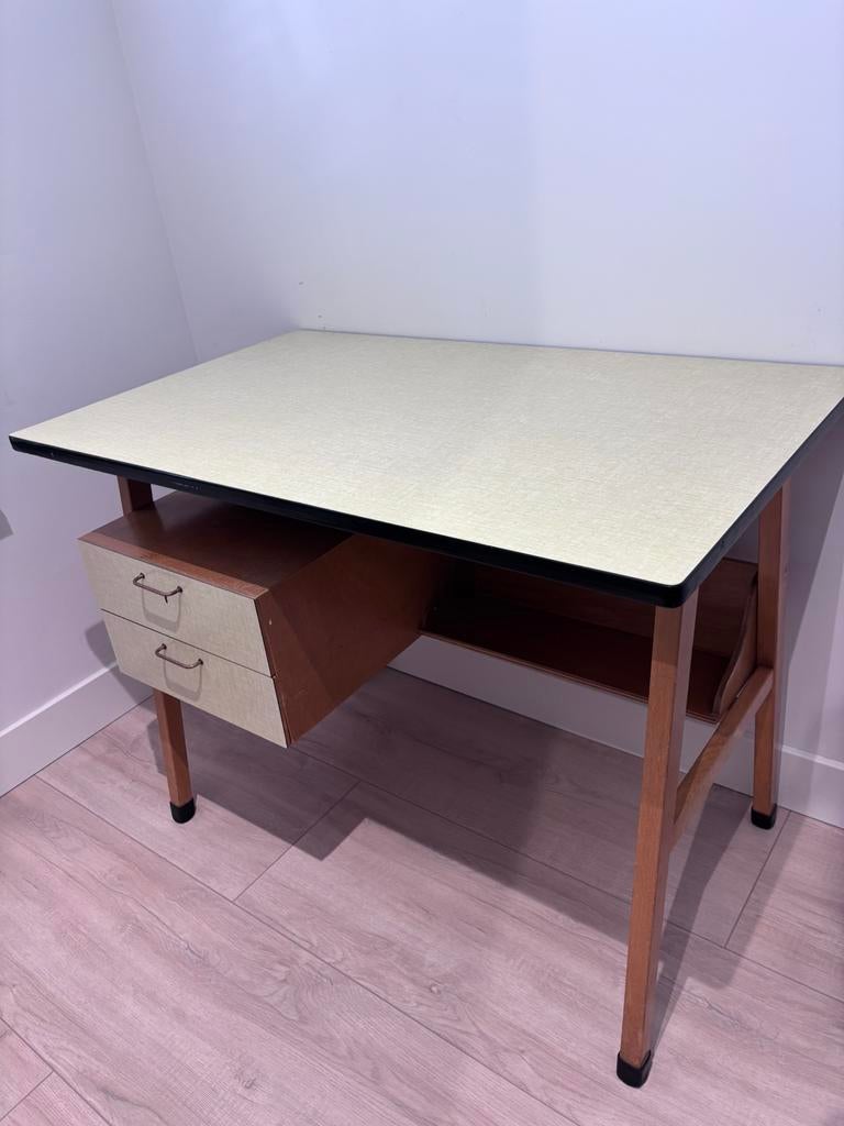 Leuk oud bureautje!, Ophalen, Gebruikt