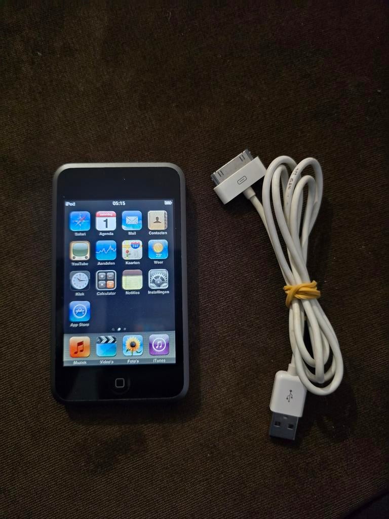 iPod 8GB 2e generatie met oplader, Gebruikt, Touch, Ophalen of Verzenden, Zilver