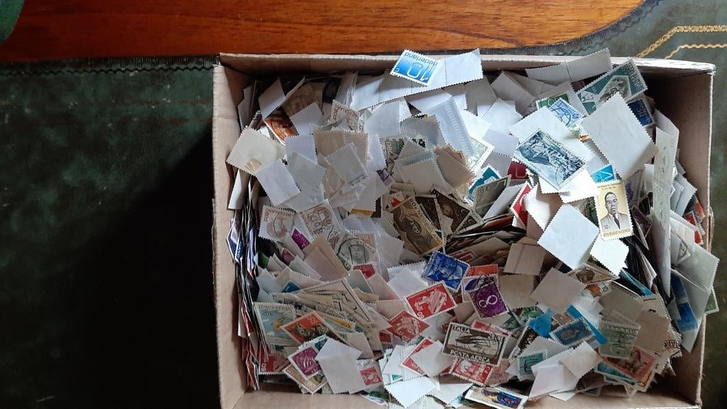 Postzegels in bulk, 10.000den, Postzegels en Munten, Postzegels | Volle albums en Verzamelingen, Ophalen of Verzenden