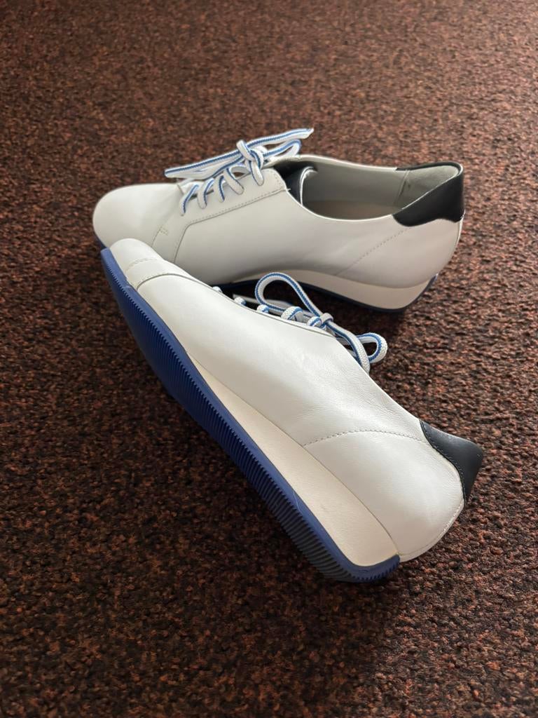 Nieuw: leer Verhulst merk sneakers / schoenen Mt 37,5 - €20, Ophalen of Verzenden, Nieuw, Wit, Sneakers of Gympen