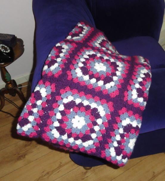 Deken Plaid Gehaakt paars roze wit granny squares, Ophalen of Verzenden, Nieuw