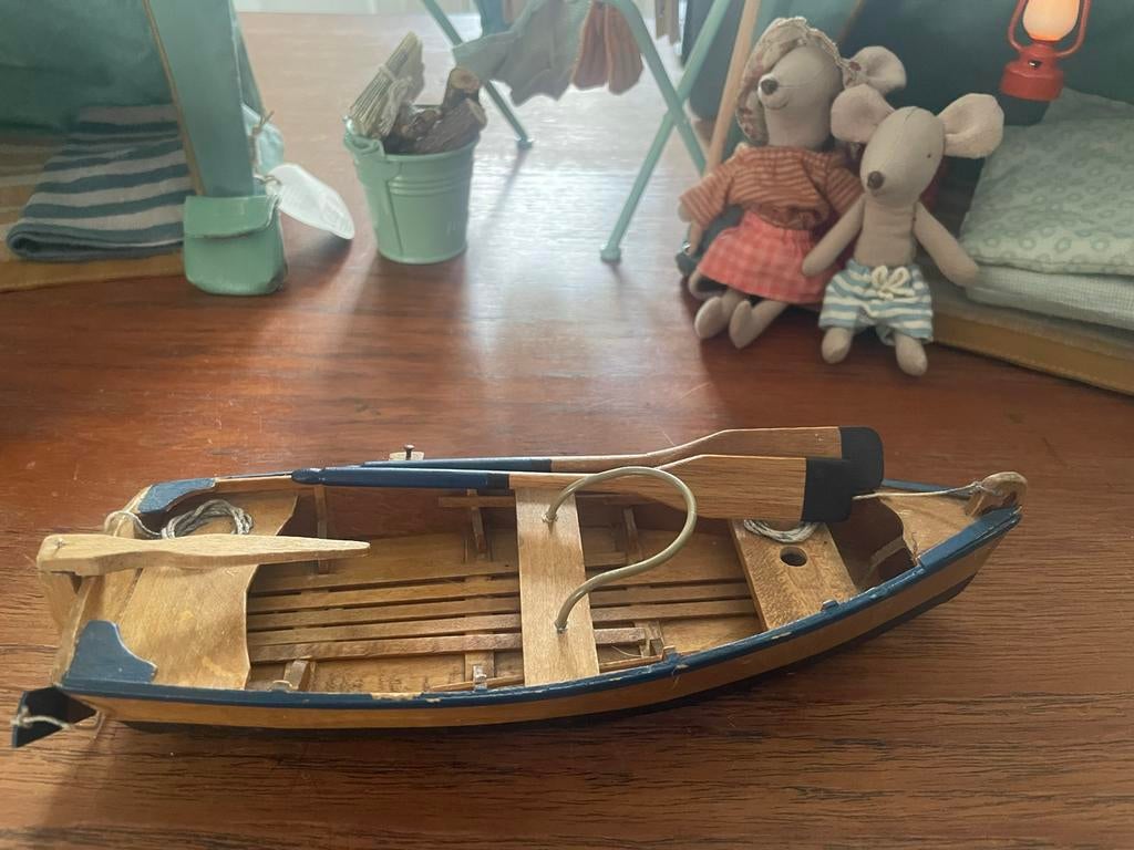 Bootje met Maileg steun en roeispanen, Ophalen of Verzenden, Gebruikt, Jongen of Meisje