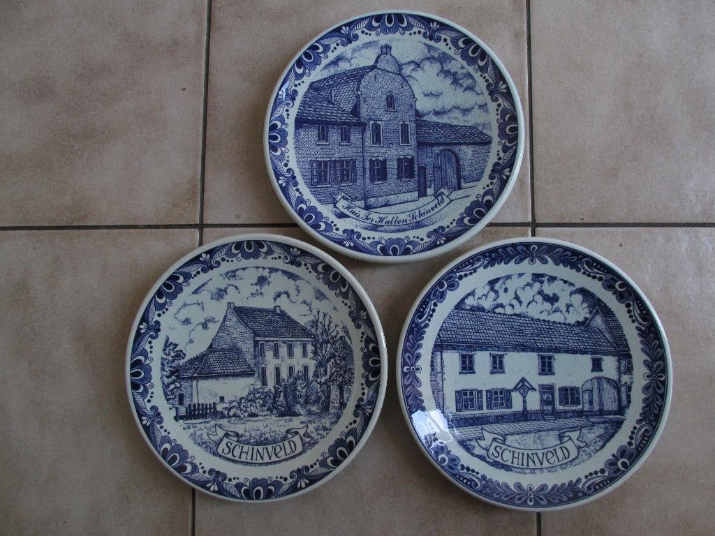 Schinveld (Limburg): harmonie, drie Delfts Blauw wandborden, Ophalen of Verzenden