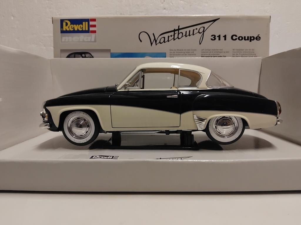 Wartburg 311 Coupe twotone zwart/creme Revell 1:18 KRD, Ophalen of Verzenden, Zo goed als nieuw, Auto, Revell