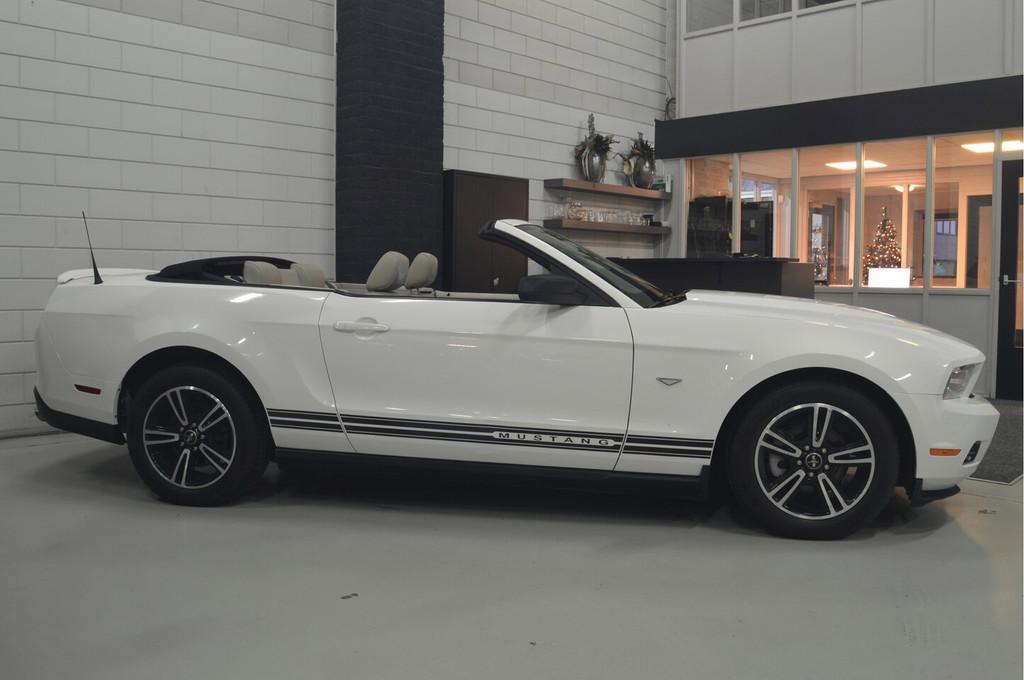 Ford Mustang USA 4.0 V6 CABRIO // 80.000 km // LEDER // AIRC, 4009 cc, Euro 5, Gebruikt, Cabriolet