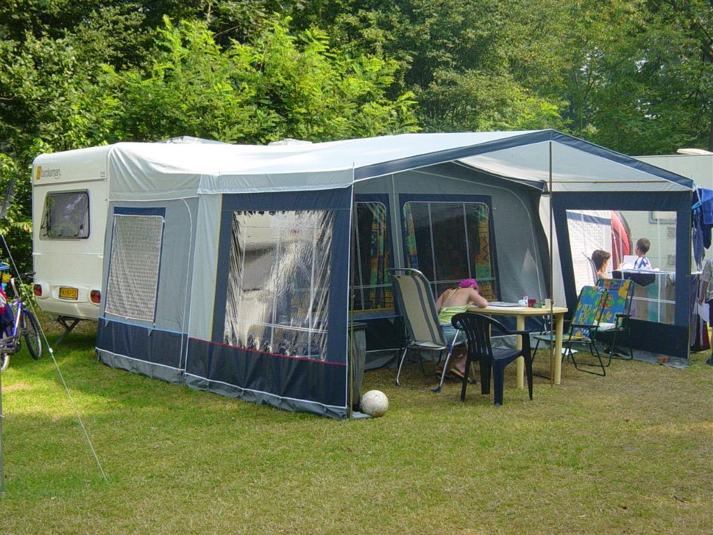 Sterckeman  Caravan 470 CP, Omvormbare zithoek, Sterckeman, Rondzit, Luifel