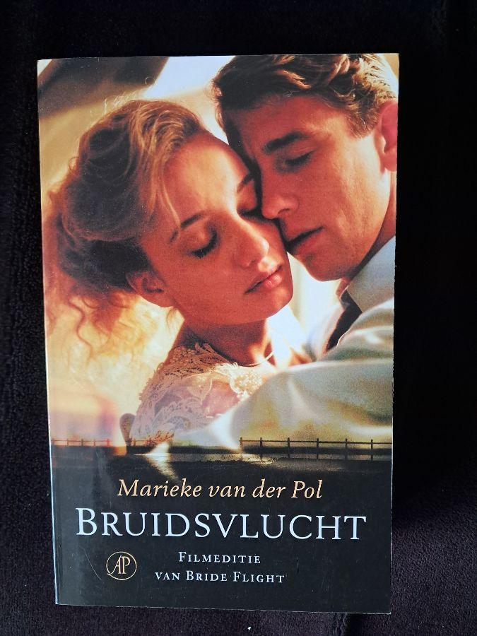 Bruidsvlucht van Marieke van der Pol., Ophalen of Verzenden, Zo goed als nieuw