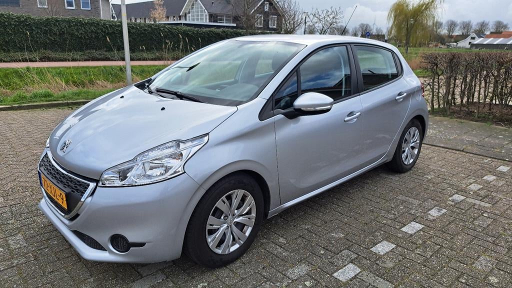 Peugeot 208 5-deurs Active VTi 95pk, Auto's, Voorwielaandrijving, Stof, Zwart, Handgeschakeld